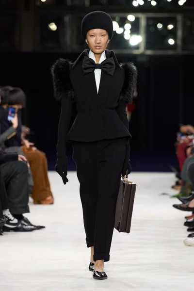 Look 4